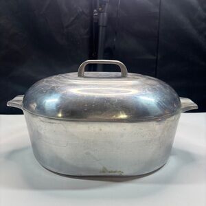 Magnalite GHC 8 Qt. Aluminum Oval Roaster with Lid and Trivet Vtg